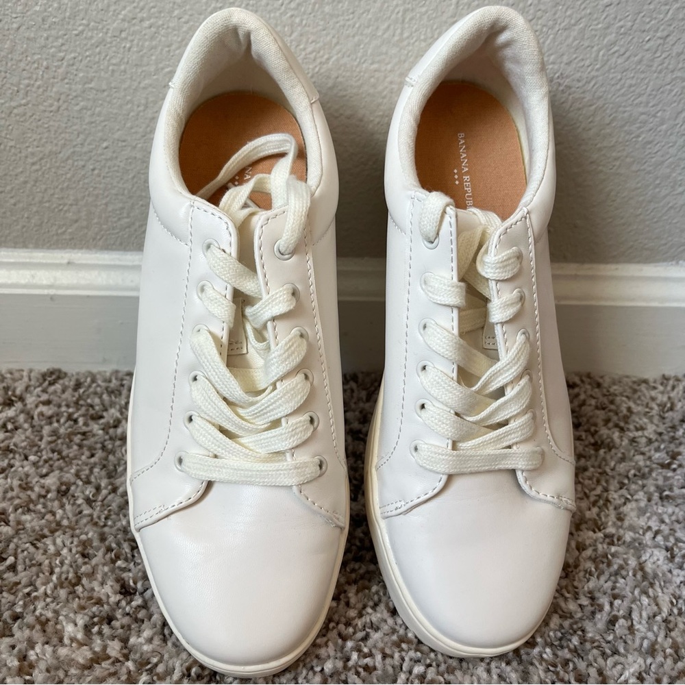 Banana Republic Factory White Lace Up Sneaker Size 8